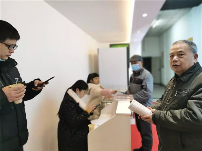 四川中青旅綿陽(yáng)分社、綿陽(yáng)市中旅假日旅行社、綿陽(yáng)自來(lái)文化傳播有限公司24H自助售貨服務(wù)盛大開(kāi)業(yè)