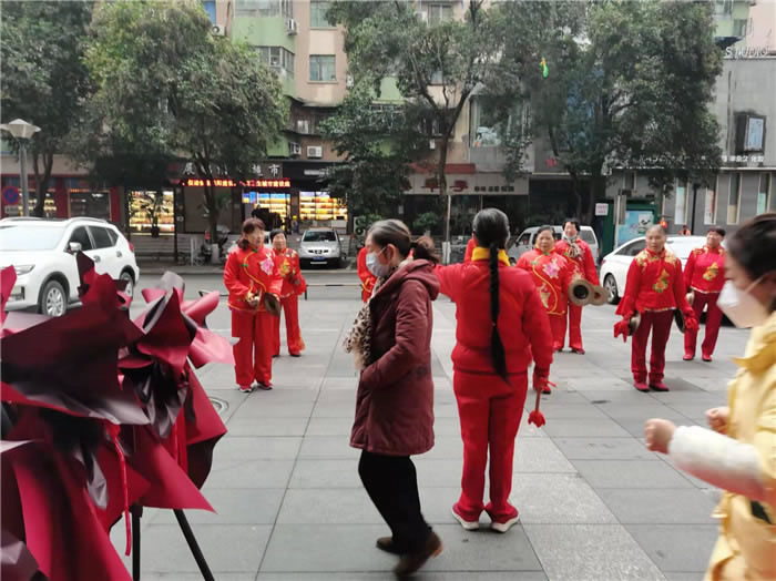四川中青旅綿陽(yáng)分社、綿陽(yáng)市中旅假日旅行社、綿陽(yáng)自來(lái)文化傳播有限公司24H自助售貨服務(wù)盛大開(kāi)業(yè)