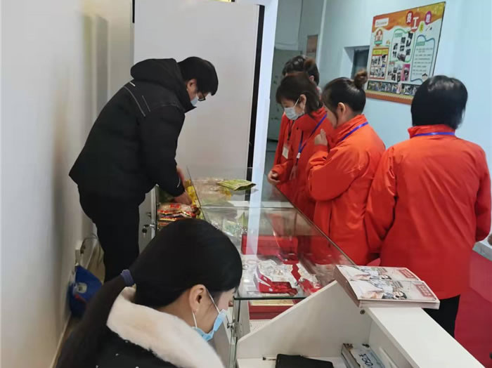 四川中青旅綿陽(yáng)分社、綿陽(yáng)市中旅假日旅行社、綿陽(yáng)自來(lái)文化傳播有限公司24H自助售貨服務(wù)盛大開(kāi)業(yè)
